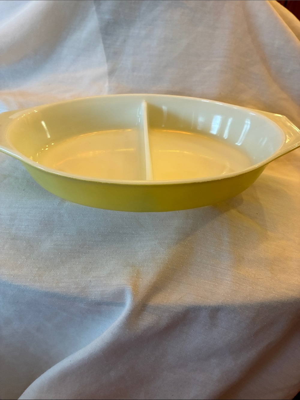 Vintage Yellow 1 1/2 Quart Divided Pyrex.